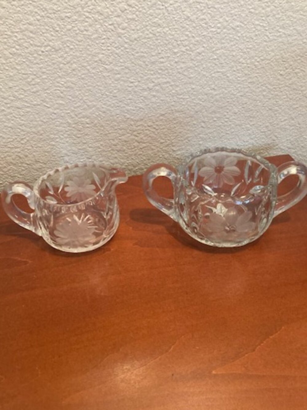 🌸 Vintage Clear Glass Sugar & Creamer Set – Etched Flowers + Sawtooth Rim 🌸